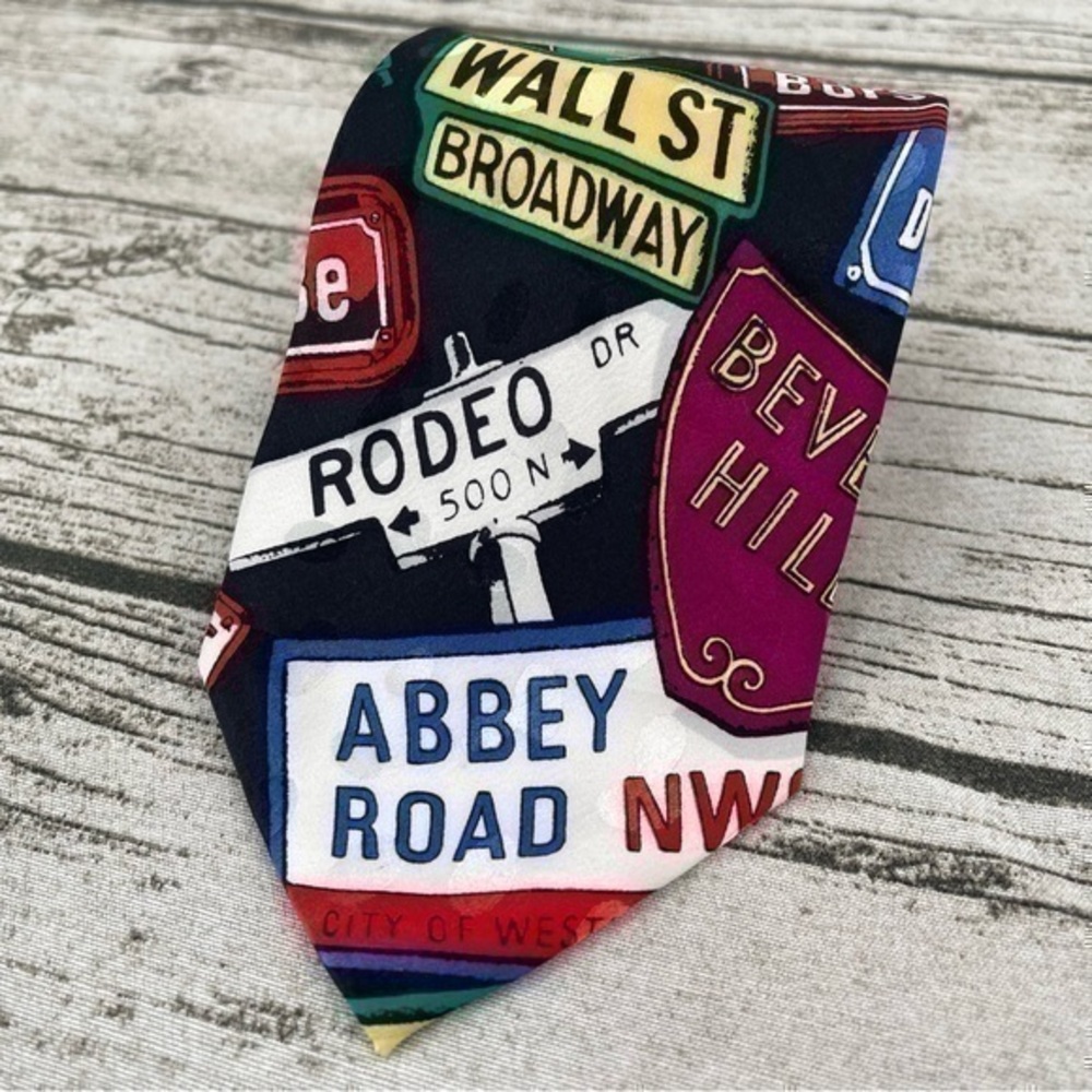 Vintage ADDICTION street signs silk tie